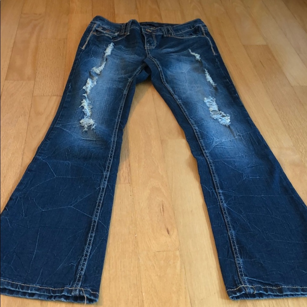 Destroyed jeans - Picture 2 of 6